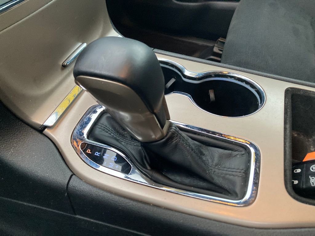 Used 2017 Jeep Grand Cherokee Laredo w/ Quick Order Package 23E image 28