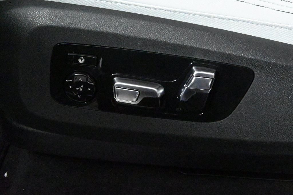 Used 2026 BMW X5 xDrive40i AWD/4WD image 28
