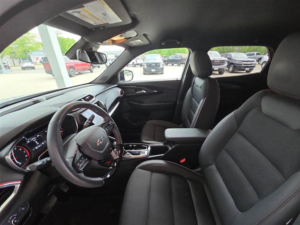 Used 2023 Chevrolet TrailBlazer RS w/ Convenience Package AWD/4WD image 19