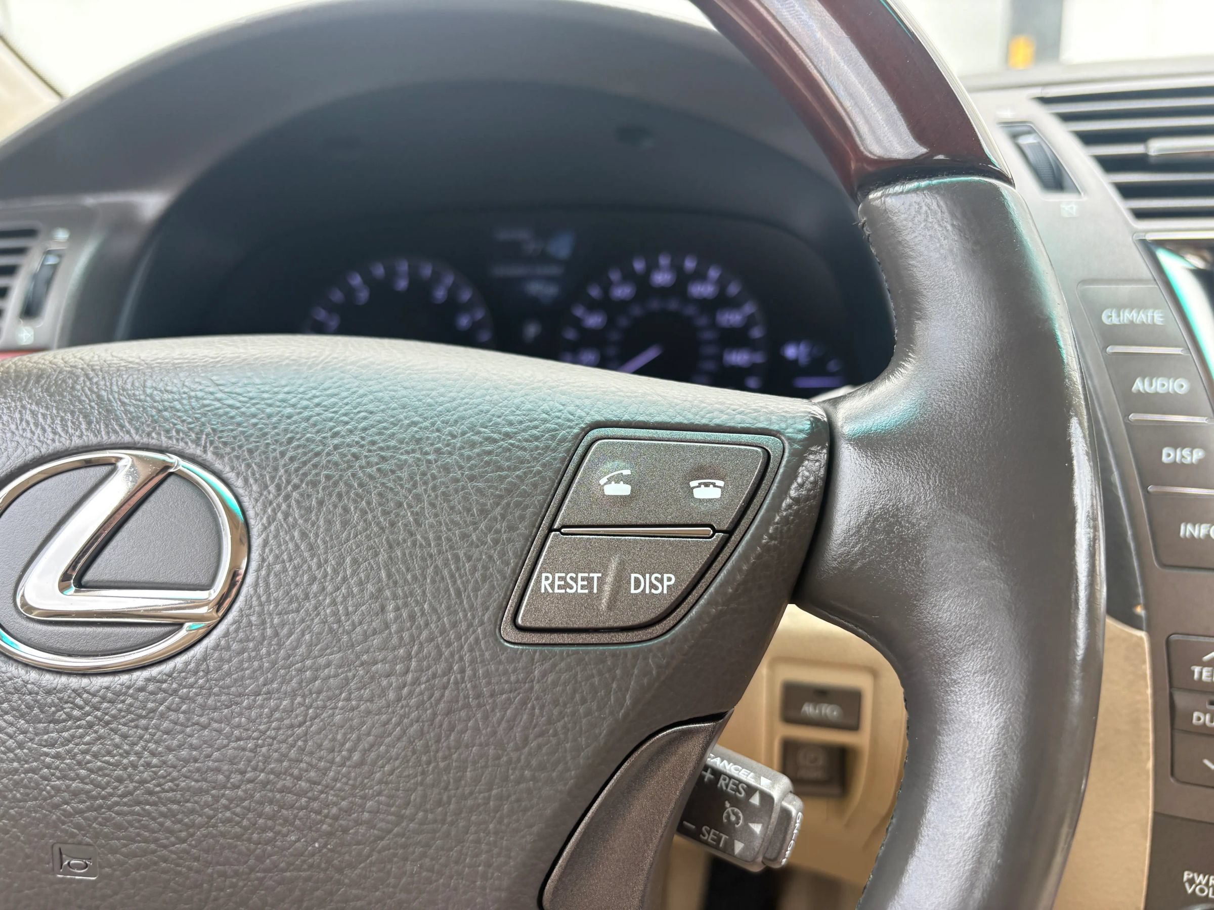 Used 2007 Lexus LS 460 L RWD image 29