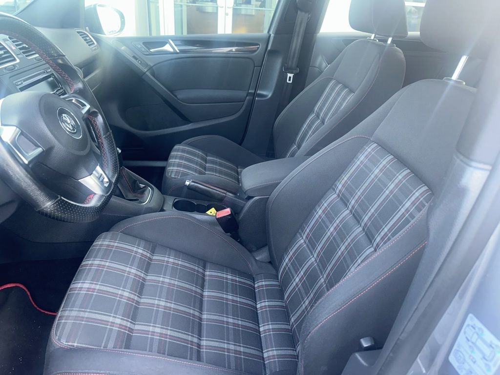 Used 2012 Volkswagen Golf 4-Door image 9