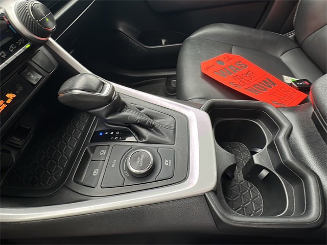 Used 2021 Toyota RAV4 XLE Premium image 15