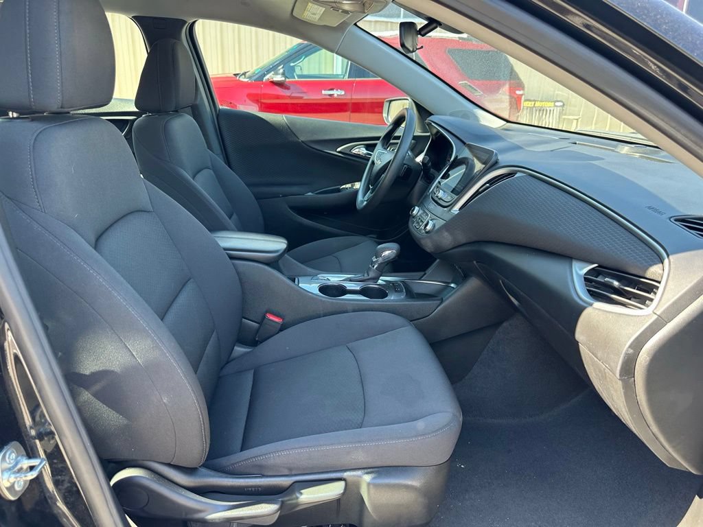 Used 2024 Chevrolet Malibu LT FWD image 16