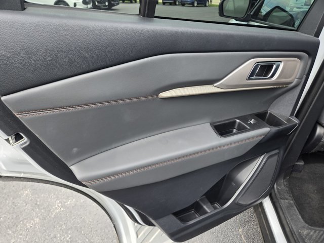 Certified 2025 Ford Explorer Active AWD/4WD image 38