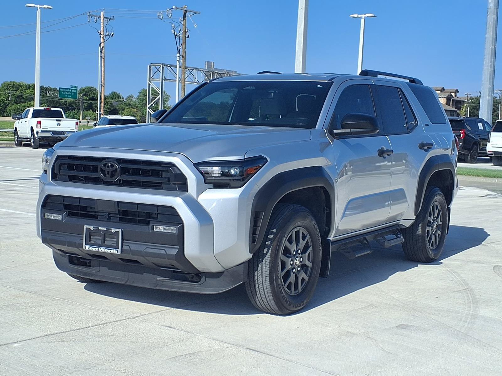 Used 2025 Toyota 4Runner SR5 AWD/4WD image 3