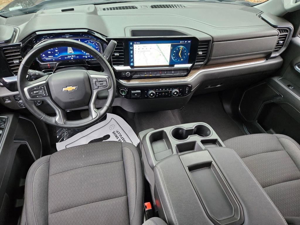 Used 2025 Chevrolet Silverado 1500 LT image 9