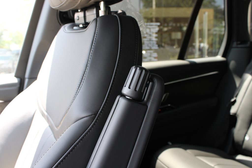 New 2026 Land Rover Range Rover SE AWD/4WD image 15