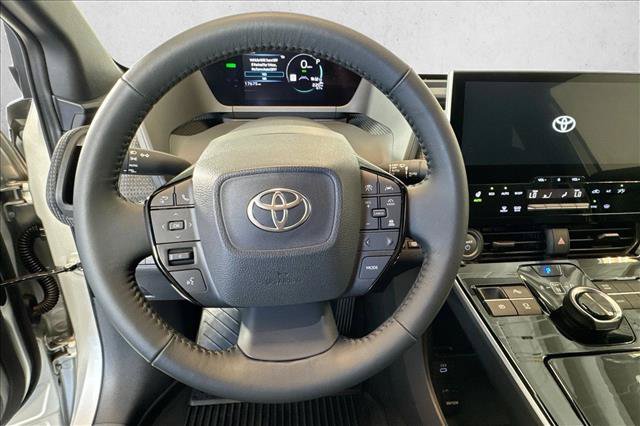 Used 2024 Toyota bZ4X FWD image 11