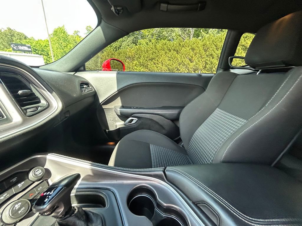 Used 2022 Dodge Challenger R/T RWD image 17