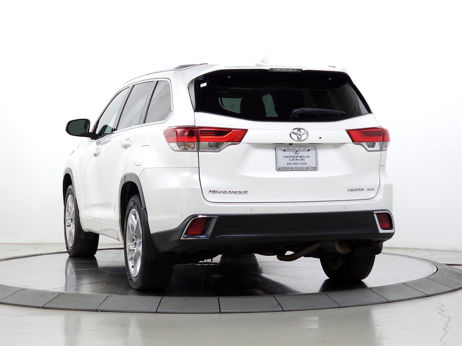 Used 2017 Toyota Highlander Limited AWD/4WD image 5