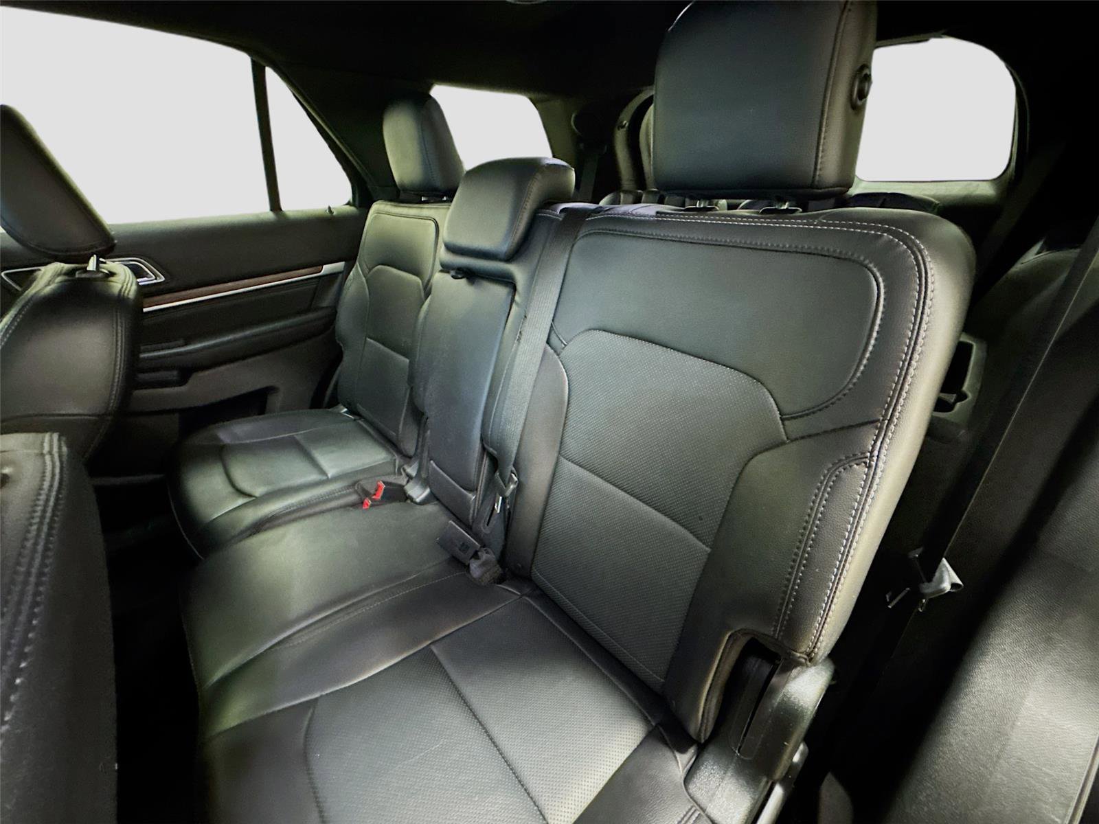 Used 2019 Ford Explorer Limited w/ Class III Trailer Tow Package image 25