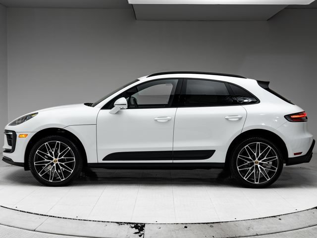 Certified 2026 Porsche Macan AWD/4WD image 2