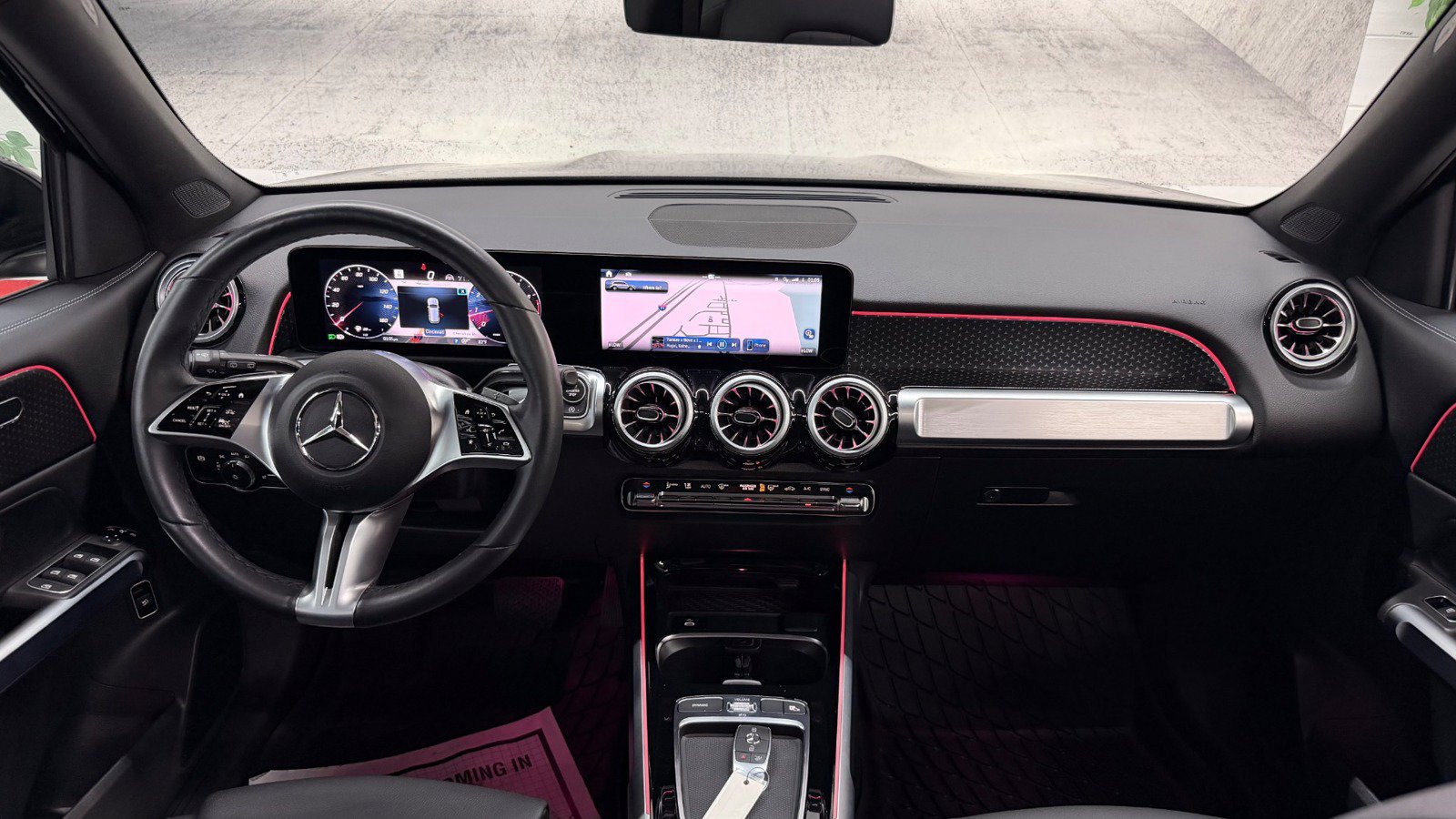 Used 2024 Mercedes-Benz GLB 250 4MATIC w/ Driver Assistance Package image 37