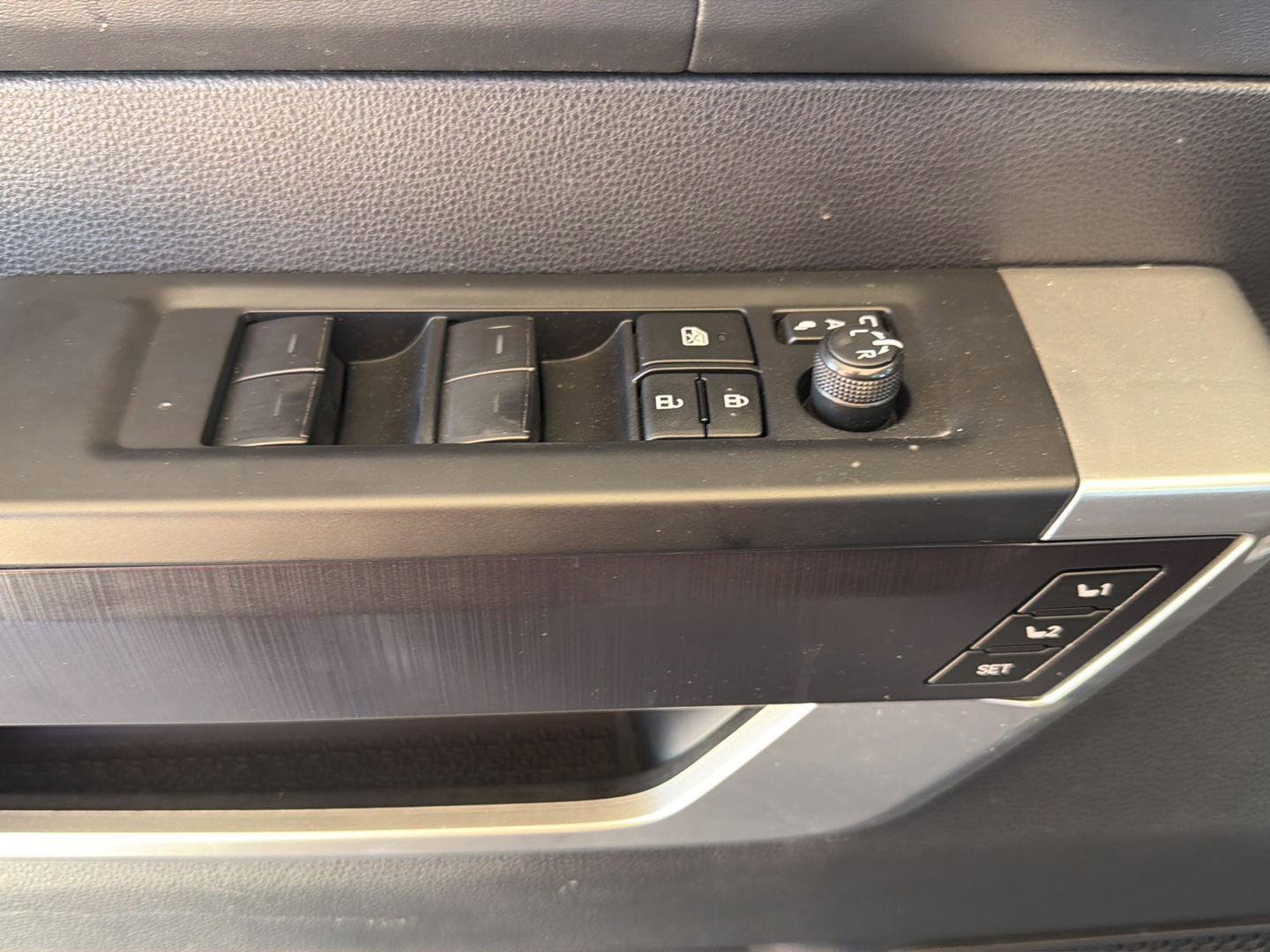 Used 2022 Toyota Tundra Platinum w/ Advanced Package AWD/4WD image 22