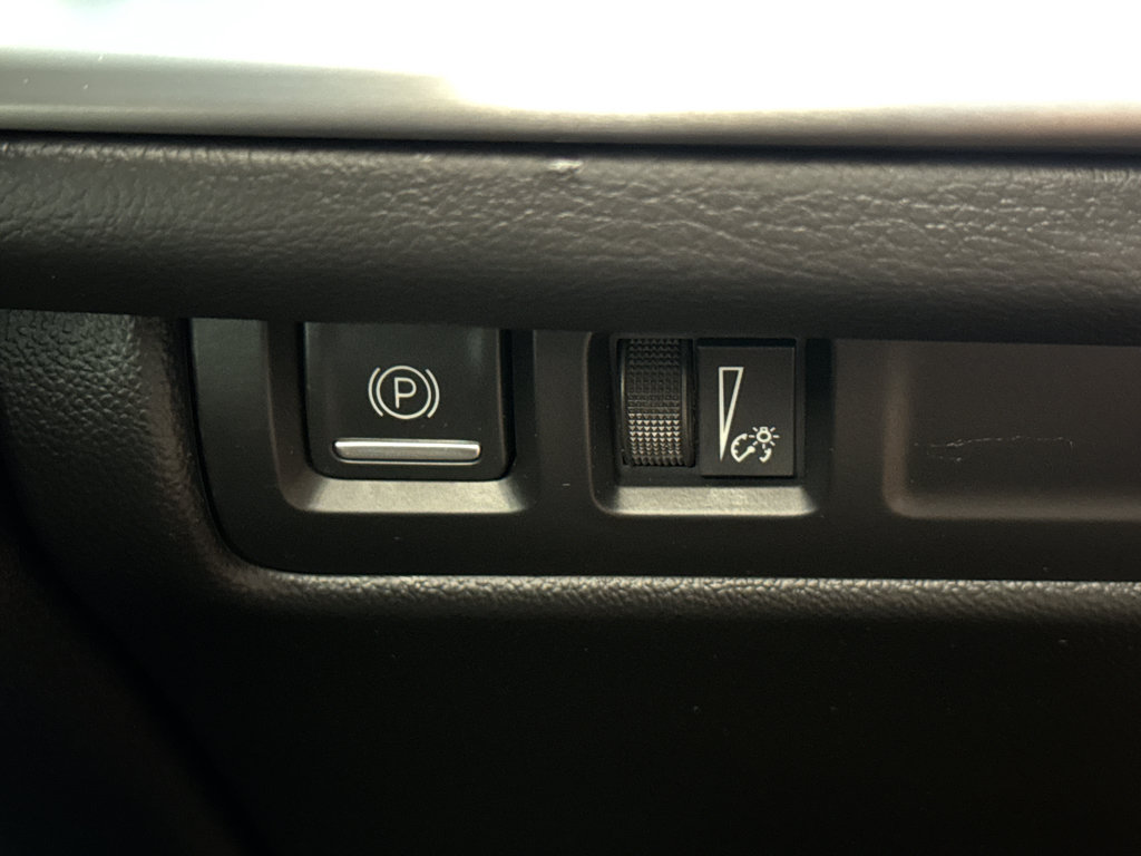 Used 2024 Cadillac XT4 Sport AWD/4WD image 32