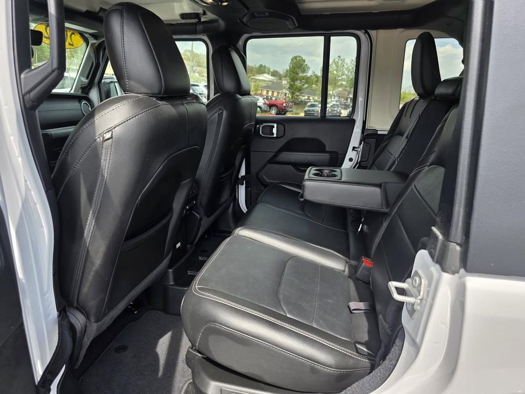Used 2022 Jeep Wrangler Unlimited Sahara image 23