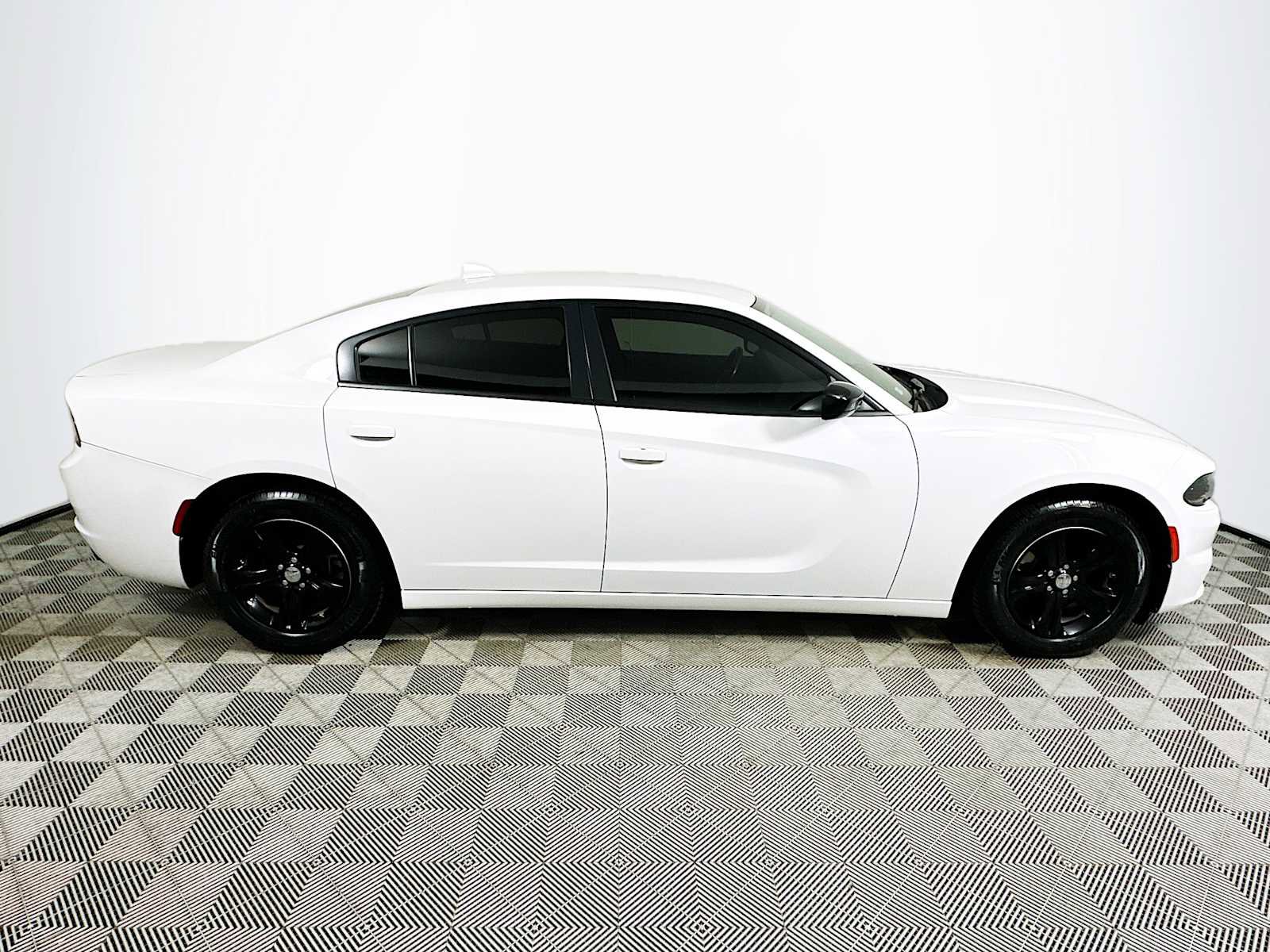 Used 2023 Dodge Charger SXT image 8