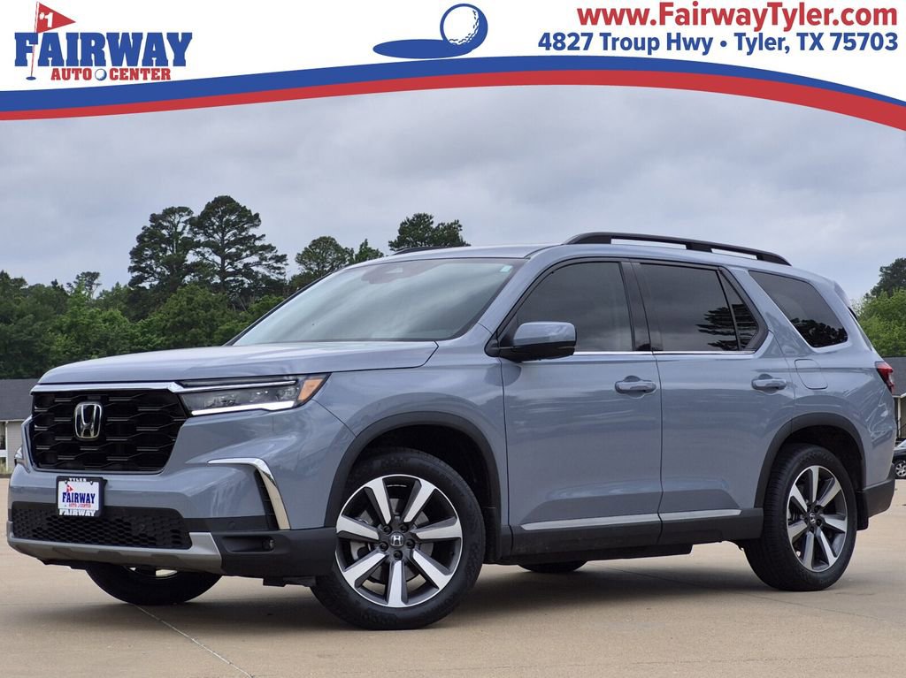 Used 2024 Honda Pilot Touring image 1