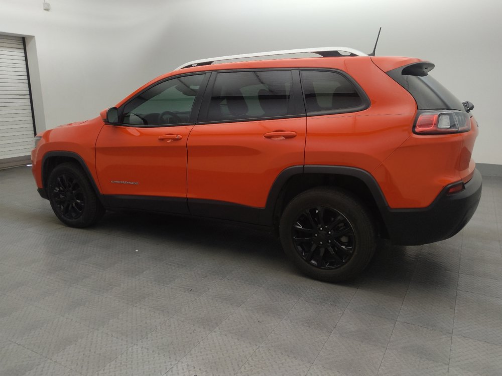 Used 2021 Jeep Cherokee Latitude FWD image 3