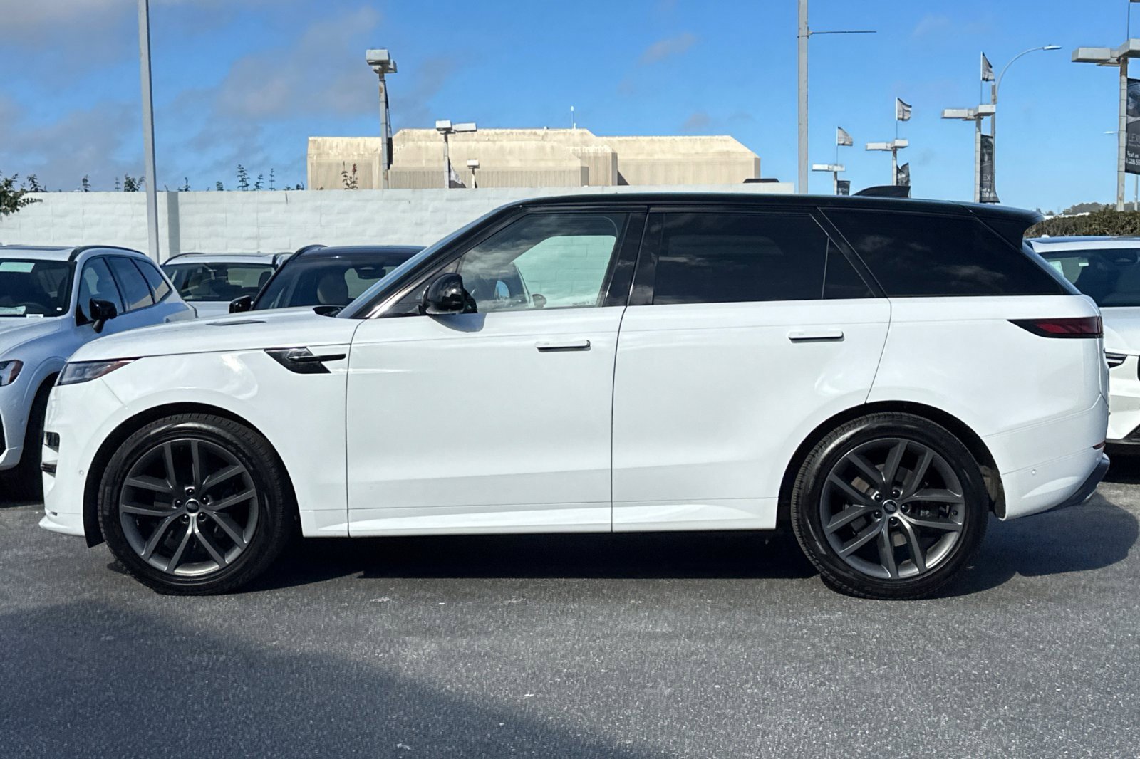 Certified 2024 Land Rover Range Rover Sport Dynamic SE image 2