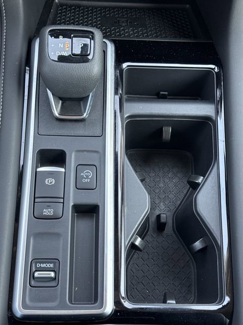 Used 2024 Nissan Pathfinder SL w/ Cargo Package image 25