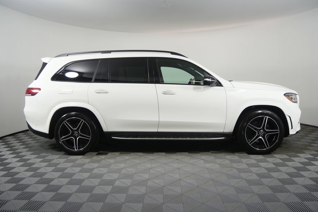 Used 2022 Mercedes-Benz GLS 450 4MATIC image 2