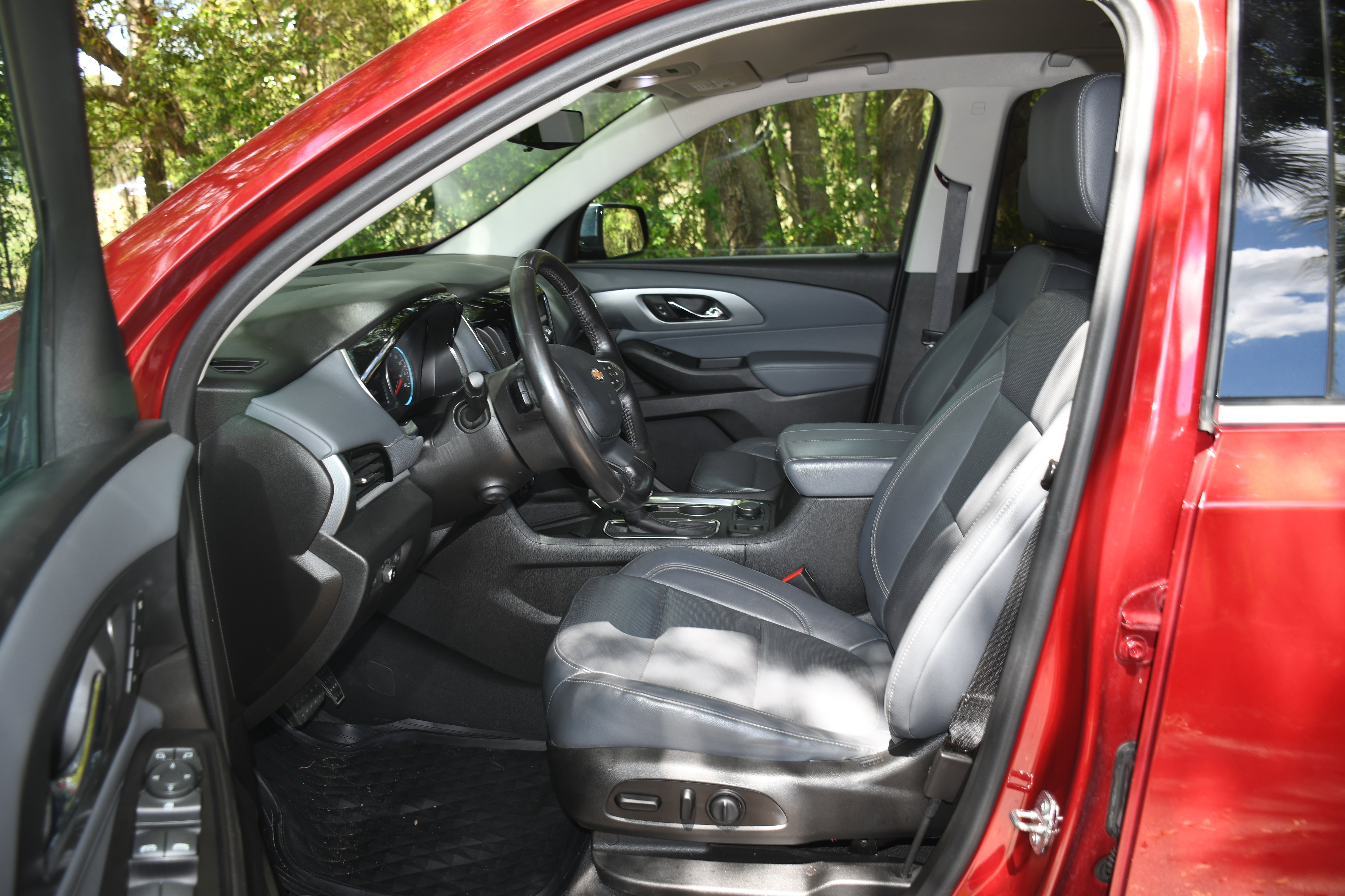 Used 2020 Chevrolet Traverse Premier FWD image 7