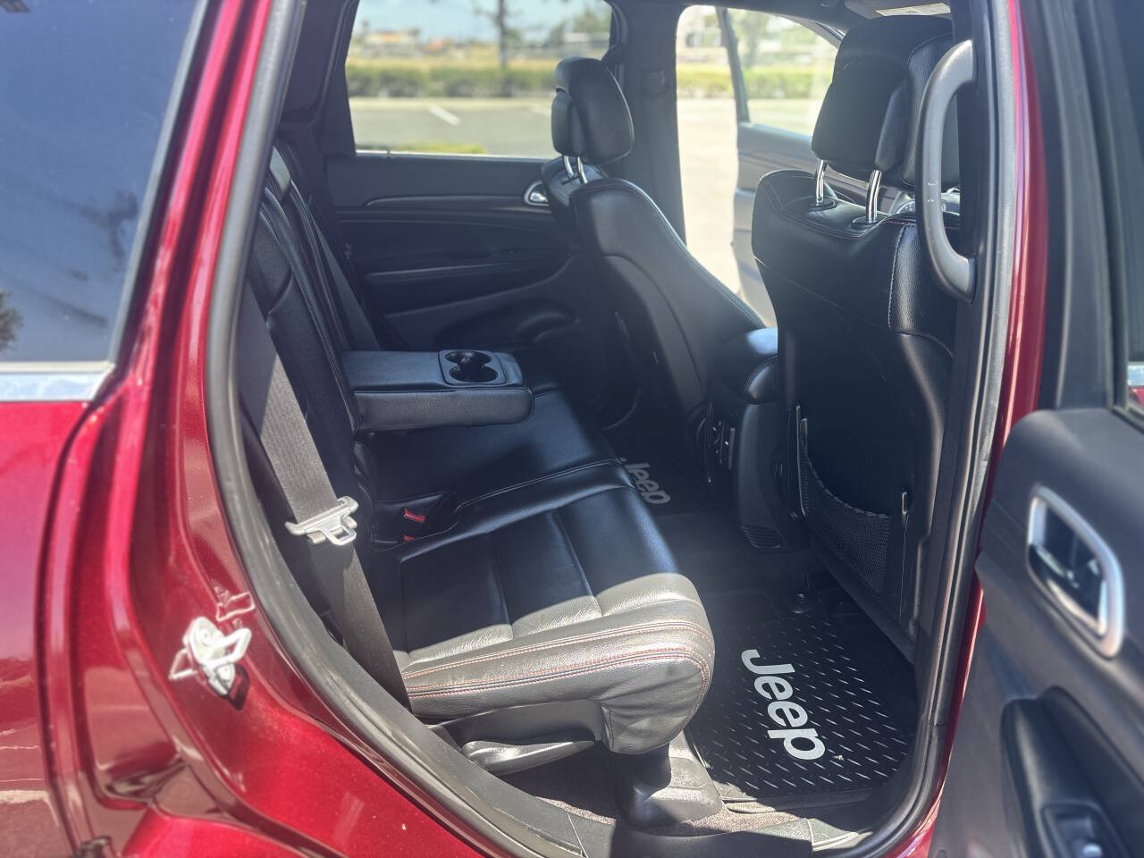 Used 2018 Jeep Grand Cherokee Laredo AWD/4WD image 24