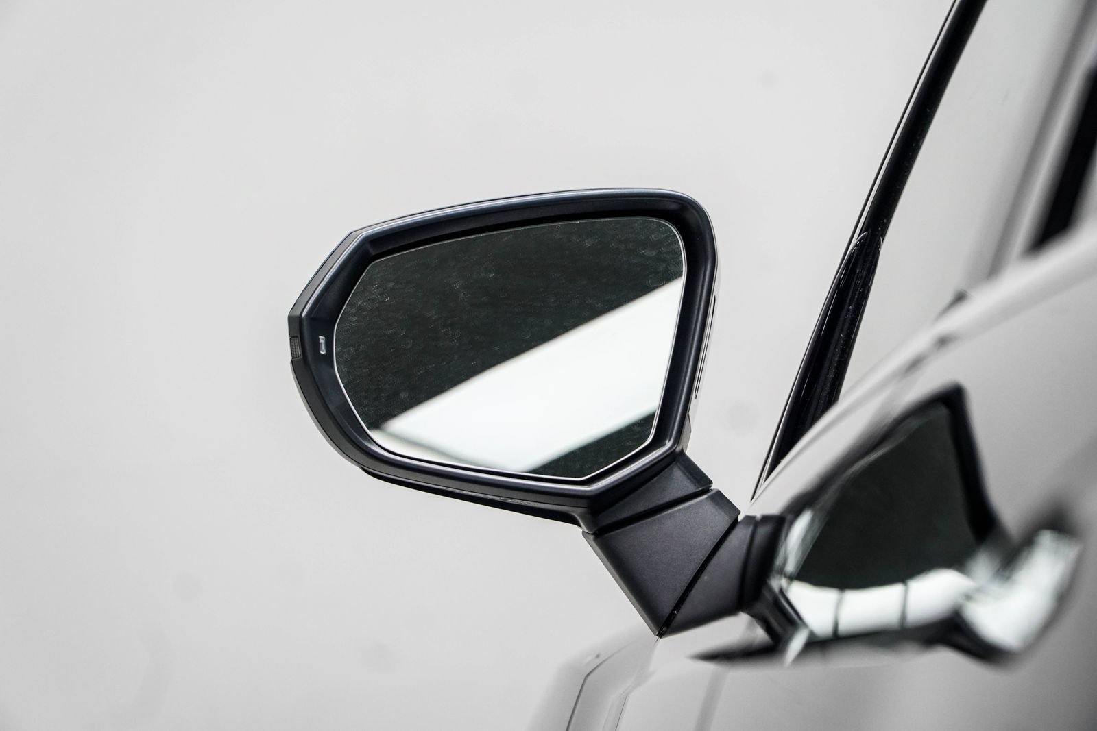 Used 2025 Audi Q3 2.0T Premium AWD/4WD image 16