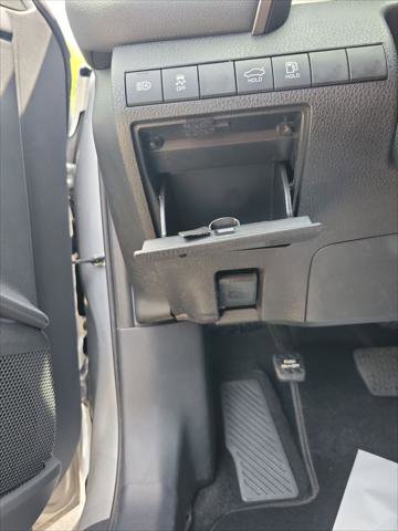 Certified 2024 Toyota Camry SE FWD image 30