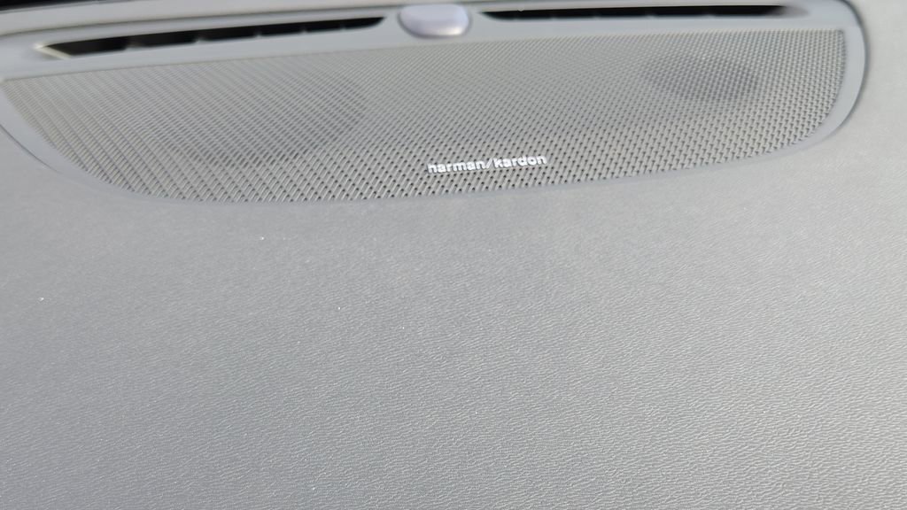 New 2026 Volvo V60 B5 Cross Country Plus w/ Protection Package Premier image 21