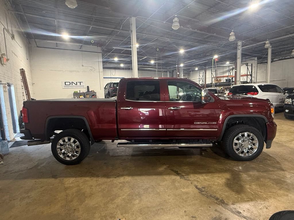 Used 2017 GMC Sierra 2500 Denali w/ Duramax Plus Package AWD/4WD image 5