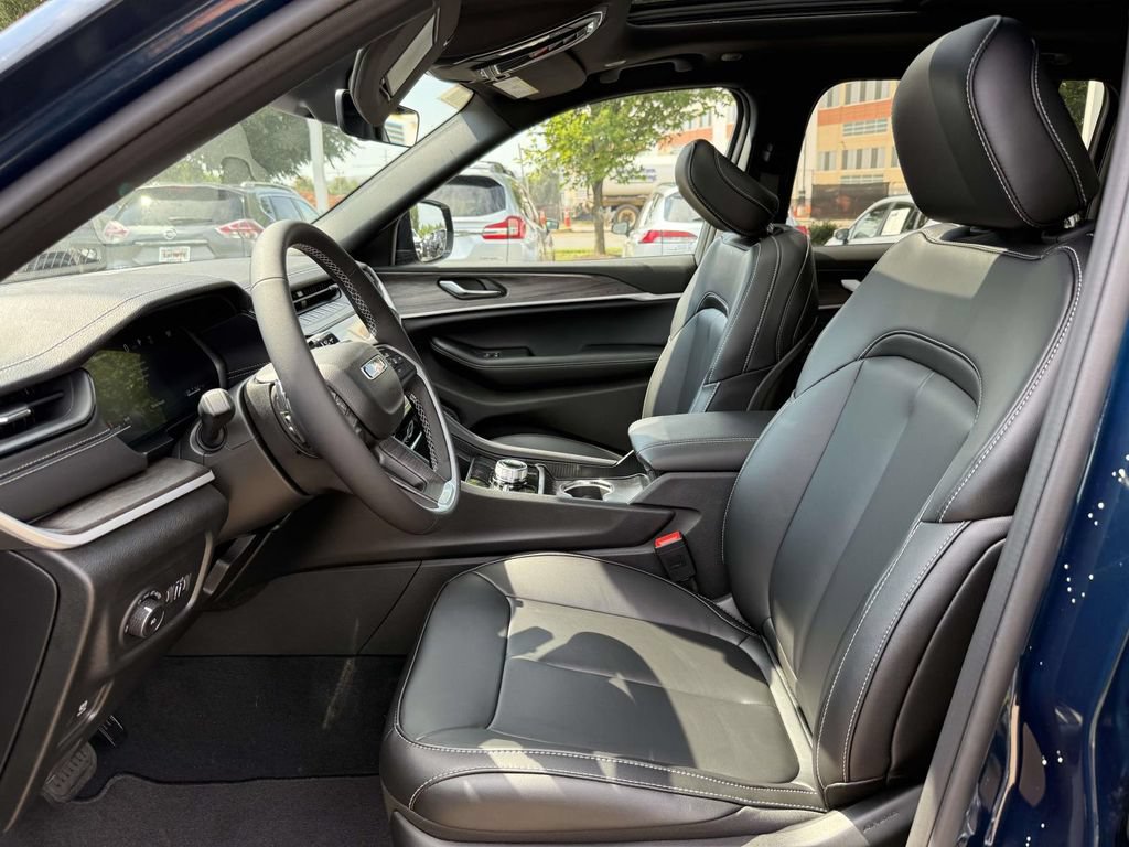 New 2027 Jeep Grand Cherokee Limited AWD/4WD image 14