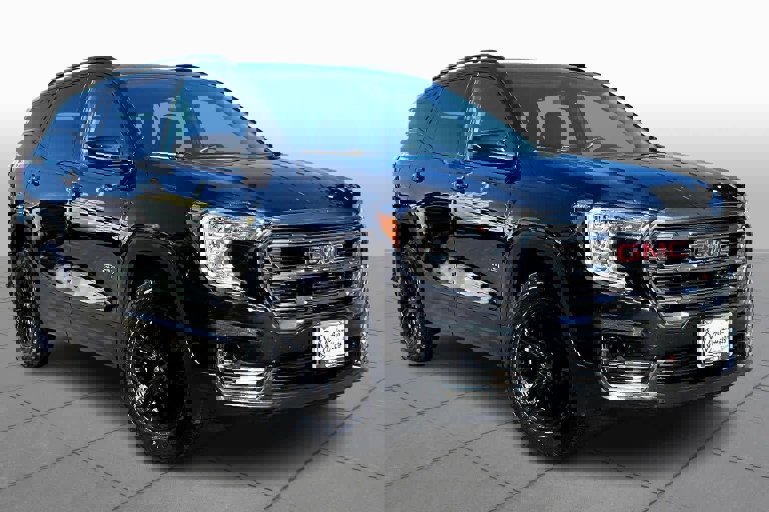 Used 2022 GMC Terrain AT4 image 2