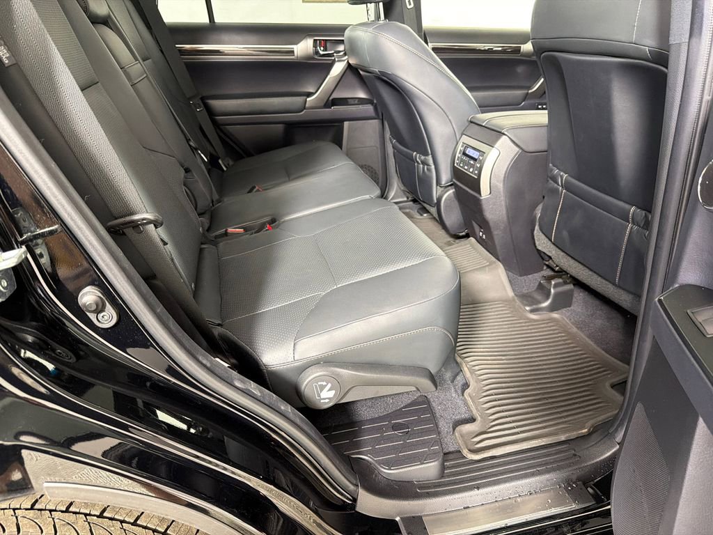 Used 2022 Lexus GX 460 Luxury w/ Accessory Package image 17