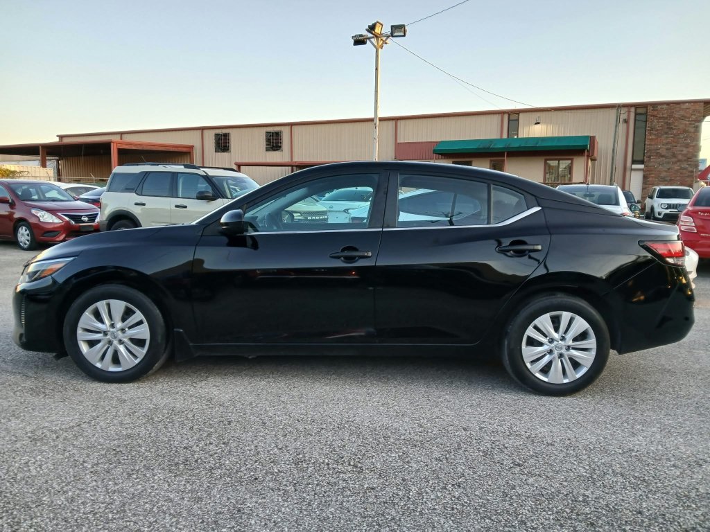 Used 2024 Nissan Sentra S w/ Lighting Package FWD image 8
