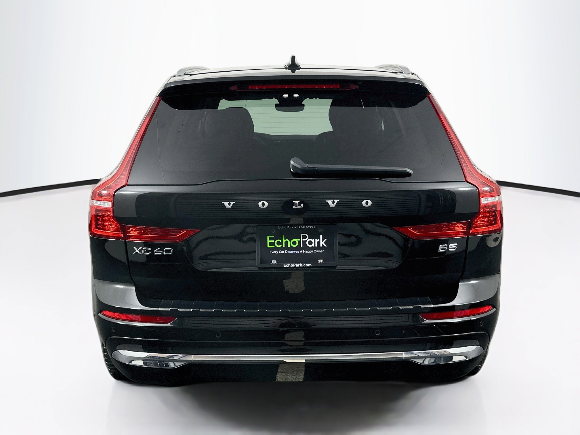 Used 2023 Volvo XC60 B5 Plus FWD image 7