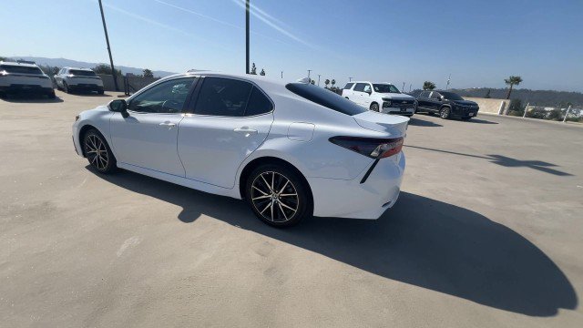 Used 2024 Toyota Camry SE FWD image 6