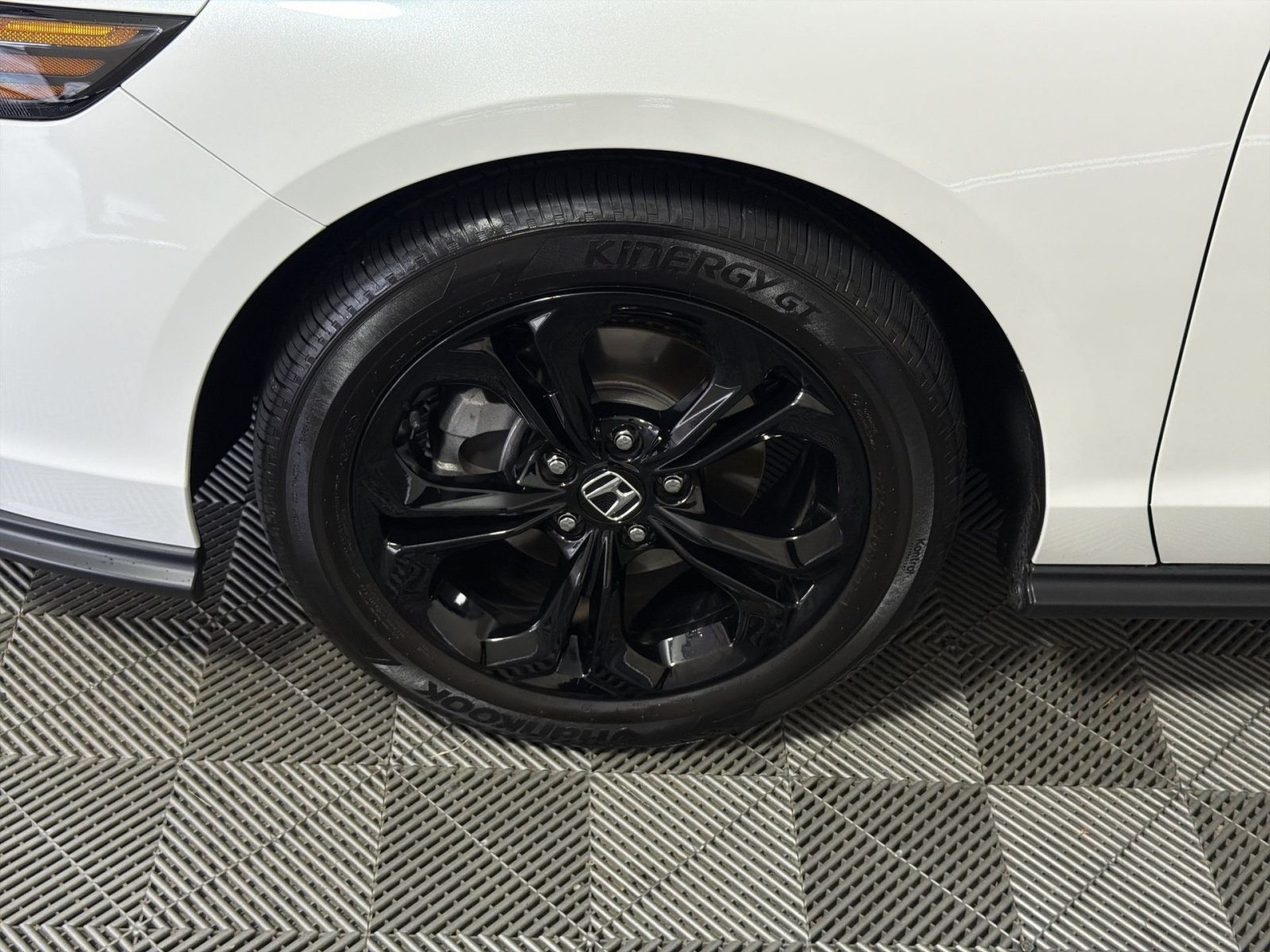 Used 2025 Honda Accord SE image 12