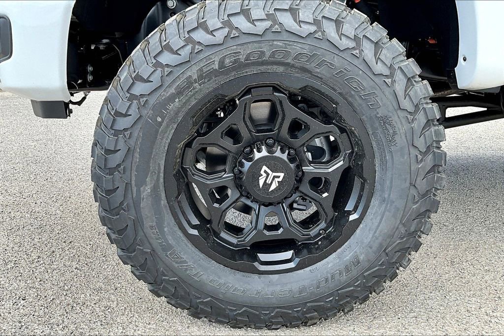 New 2026 Ford F250 Lariat w/ Black Appearance Package image 10