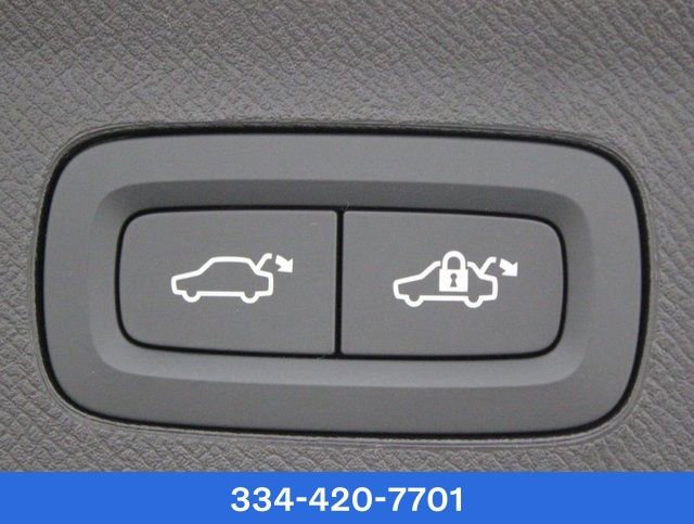 Used 2024 Volvo XC90 B6 Plus w/ Protection Package image 29