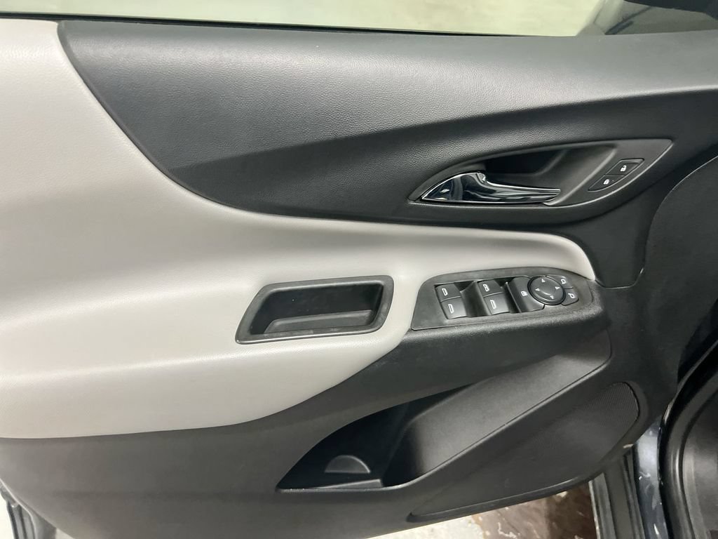 Used 2022 Chevrolet Equinox LS FWD image 20
