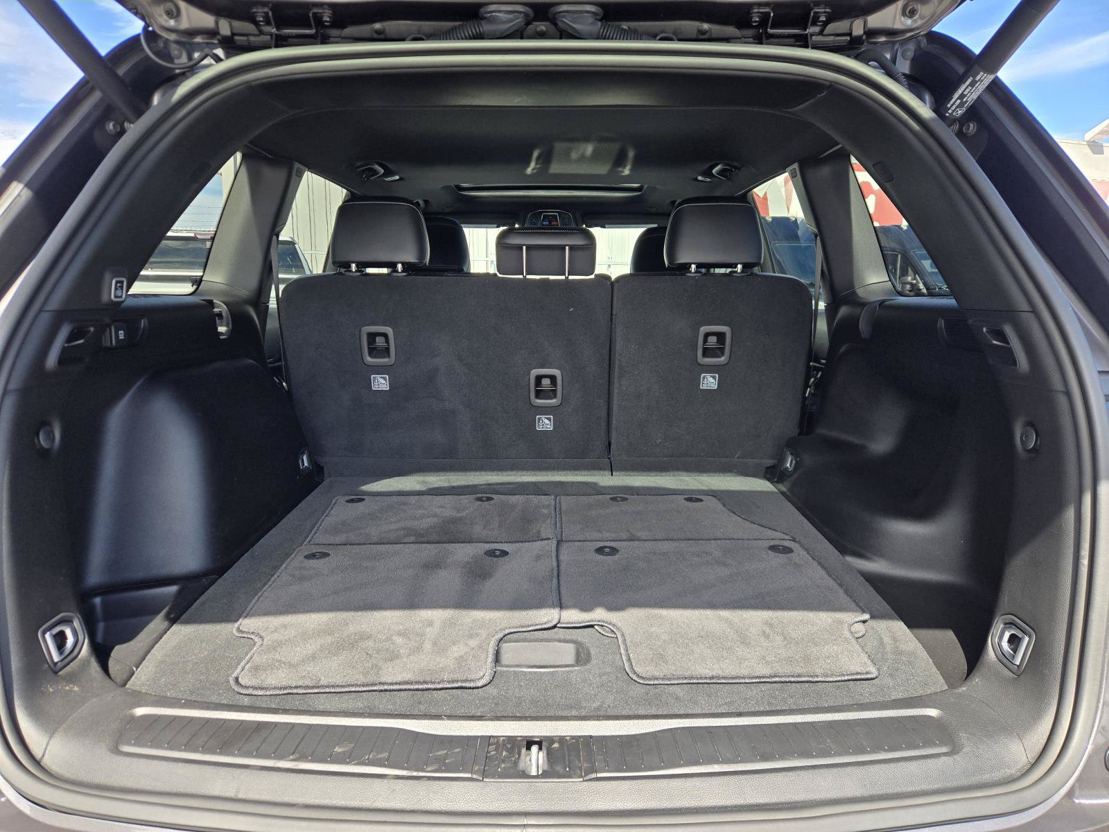 Certified 2025 Jeep Grand Cherokee Altitude RWD image 29