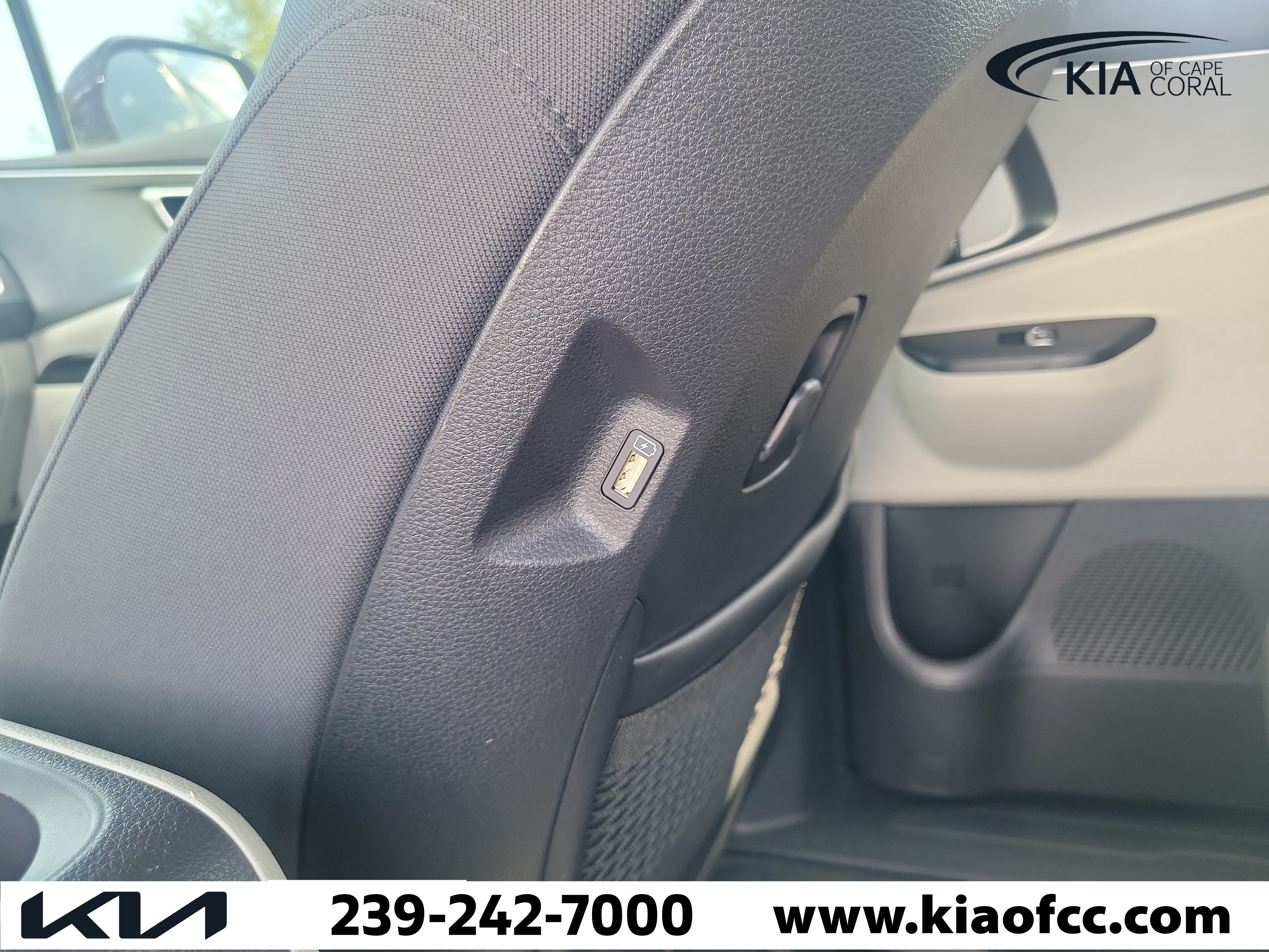 Certified 2023 Kia Carnival LX FWD image 16