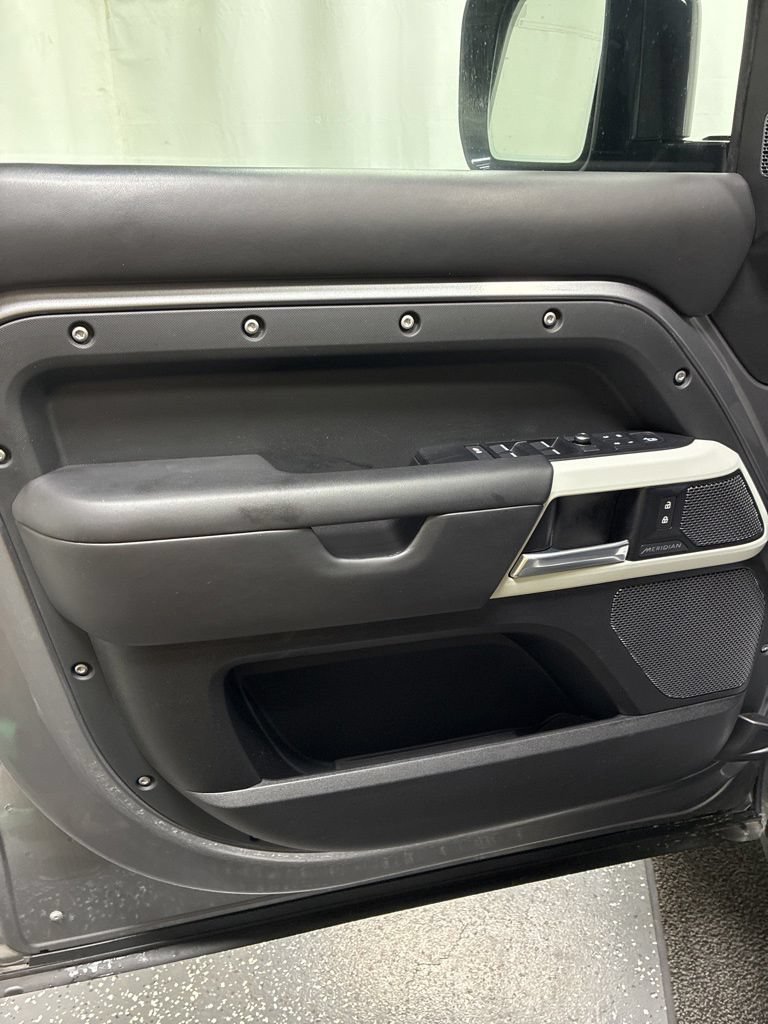 Used 2020 Land Rover Defender 110 SE AWD/4WD image 12