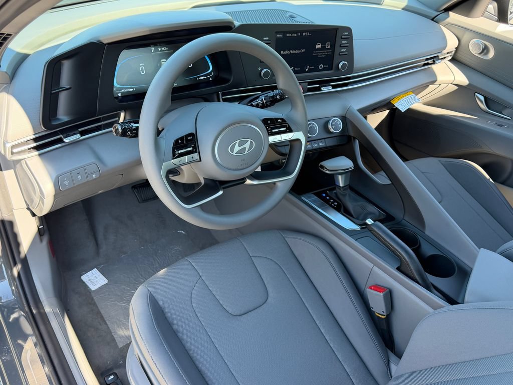 New 2026 Hyundai Elantra SE FWD image 16