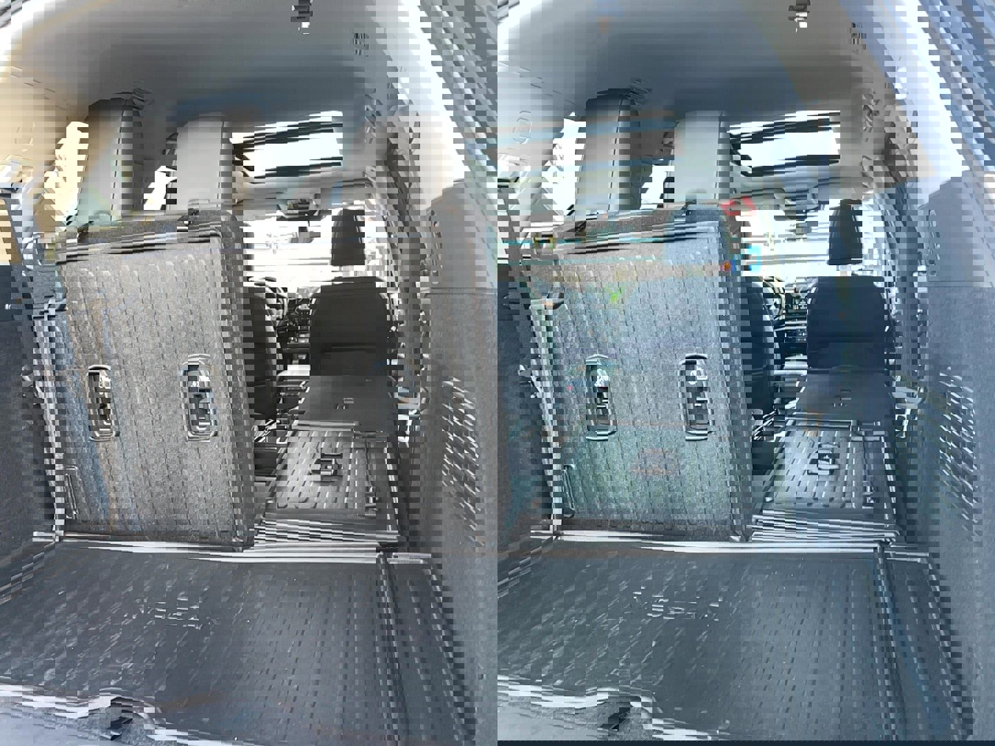 Used 2025 Nissan Pathfinder Platinum AWD/4WD image 22