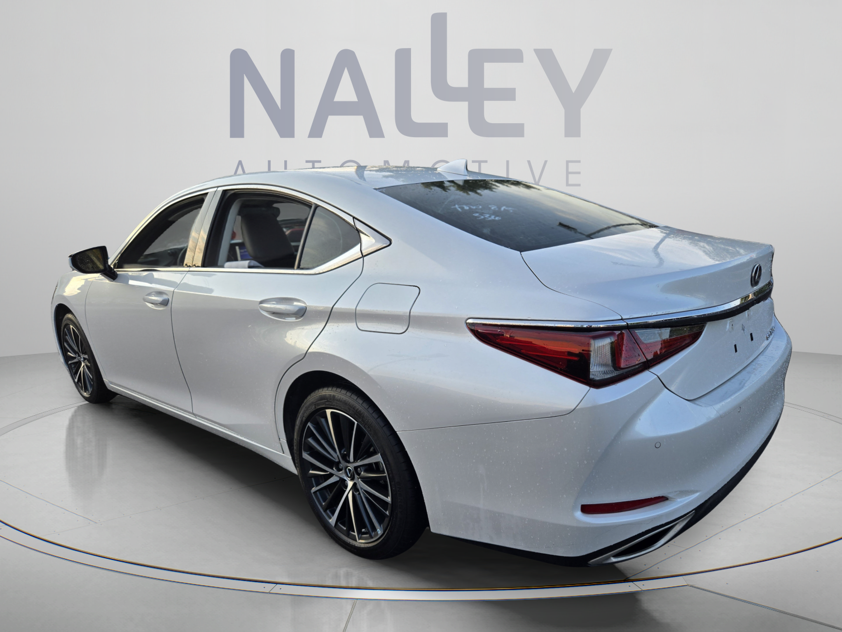 Certified 2024 Lexus ES 350 w/ Premium Package FWD image 3