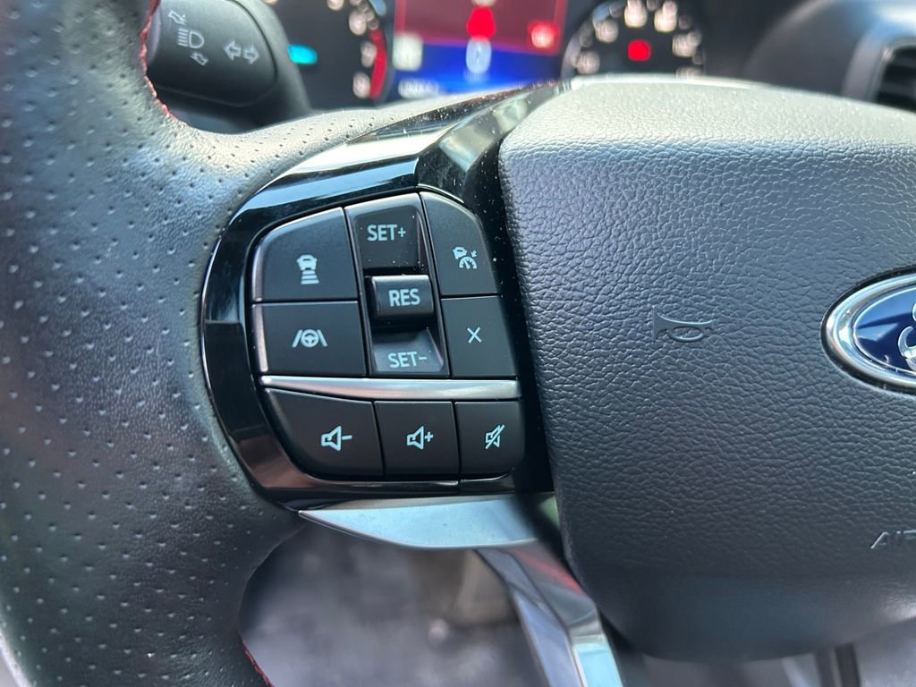 Used 2023 Ford Explorer ST-Line image 17