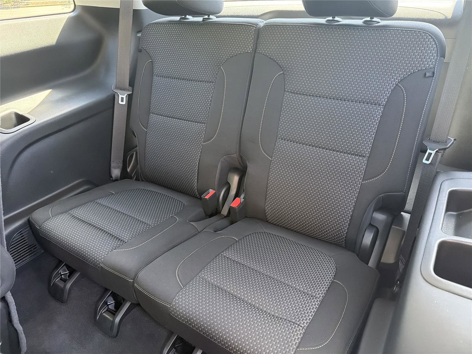 Used 2023 GMC Acadia SLE w/ Driver Convenience Package FWD image 23